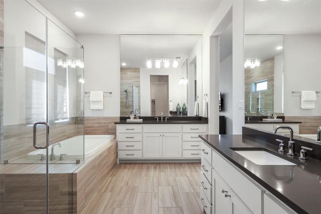 299 Peakside CIR, Dripping Springs, TX 78620
