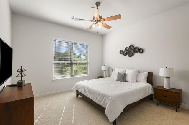 299 Peakside CIR, Dripping Springs, TX 78620