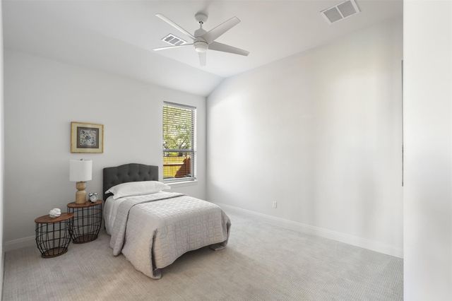 299 Peakside CIR, Dripping Springs, TX 78620