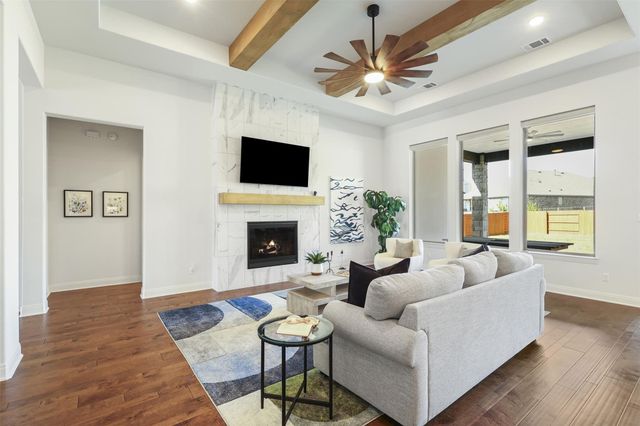 299 Peakside CIR, Dripping Springs, TX 78620