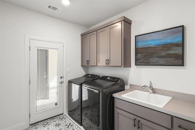 299 Peakside CIR, Dripping Springs, TX 78620