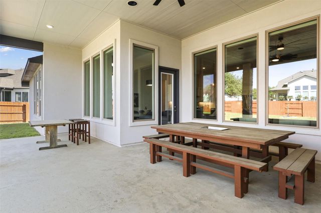 299 Peakside CIR, Dripping Springs, TX 78620