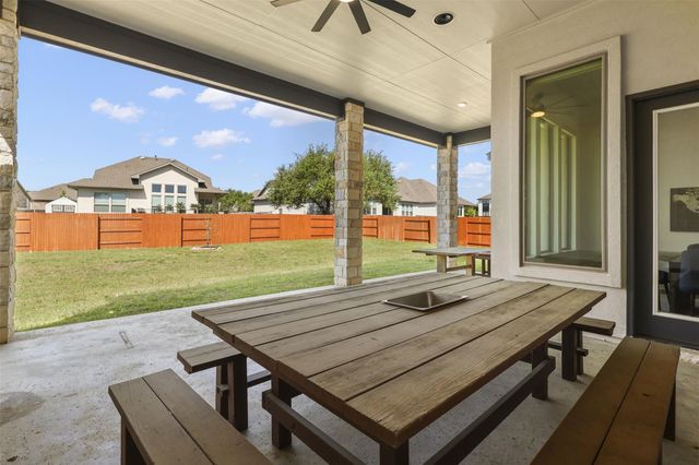 299 Peakside CIR, Dripping Springs, TX 78620