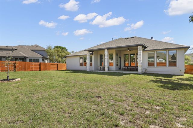 299 Peakside CIR, Dripping Springs, TX 78620