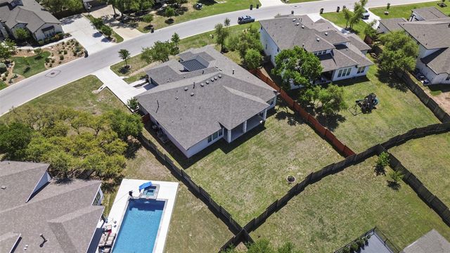 299 Peakside CIR, Dripping Springs, TX 78620