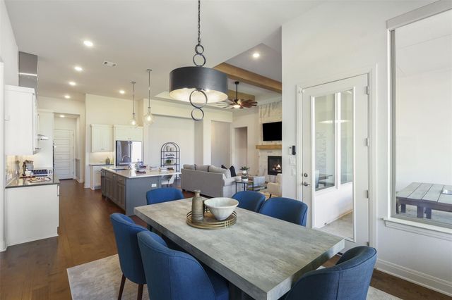 299 Peakside CIR, Dripping Springs, TX 78620