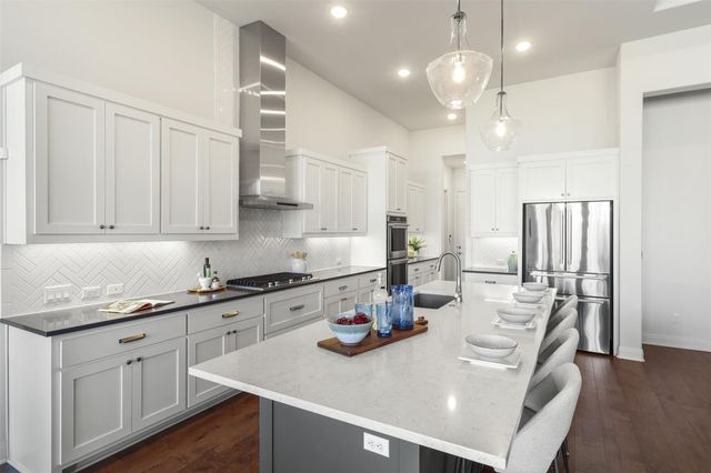 299 Peakside CIR, Dripping Springs, TX 78620