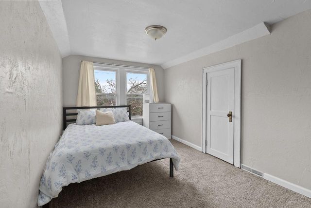 438 S BAIRD STREET, Green Bay, WI 54301