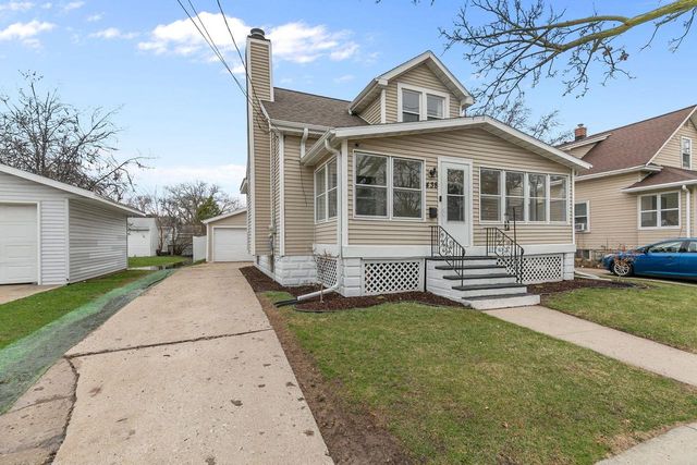438 S BAIRD STREET, Green Bay, WI 54301