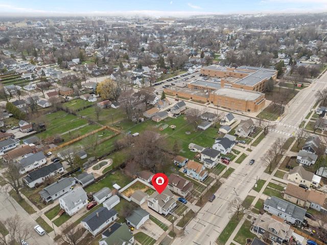 438 S BAIRD STREET, Green Bay, WI 54301