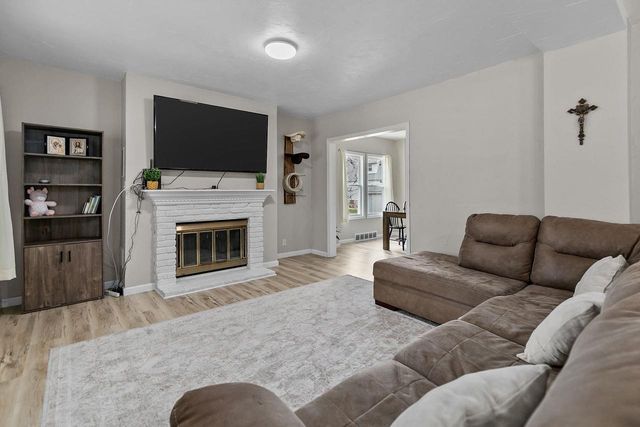 438 S BAIRD STREET, Green Bay, WI 54301