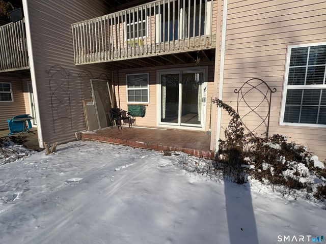 8 Heather Ridge 8, Shelton, CT 06484