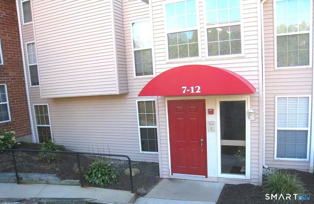 8 Heather Ridge 8, Shelton, CT 06484