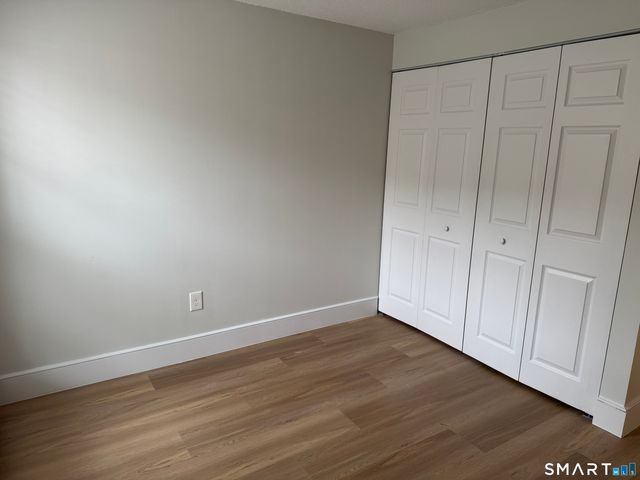 8 Heather Ridge 8, Shelton, CT 06484