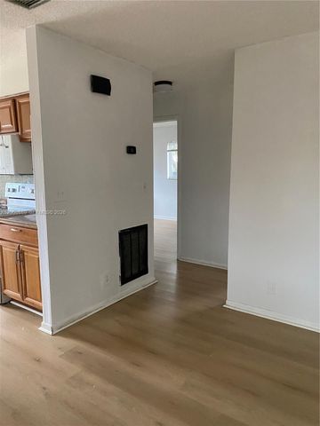 6132 SW 39th St R, Miramar, FL 33023