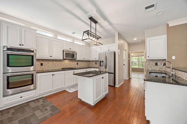 71 Pinepath Place, The Woodlands, TX 77381
