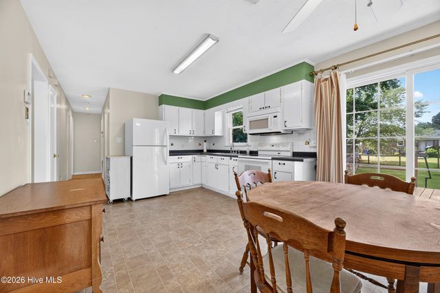 2544 Lynn Loop, Winterville, NC 28590