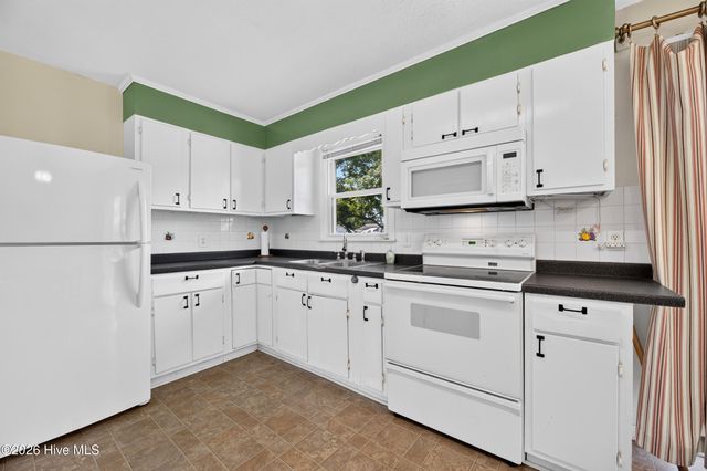 2544 Lynn Loop, Winterville, NC 28590