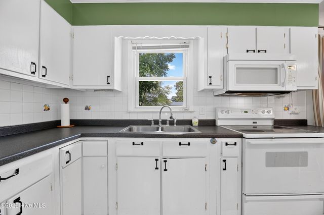 2544 Lynn Loop, Winterville, NC 28590