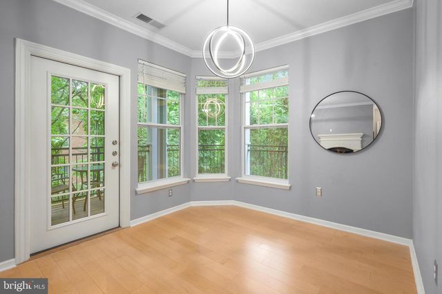 12108 GARDEN GROVE CIR #203, Fairfax, VA 22030