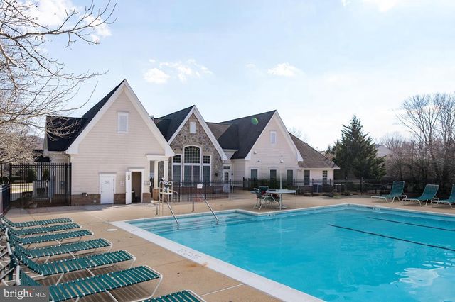 12108 GARDEN GROVE CIR #203, Fairfax, VA 22030