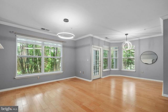 12108 GARDEN GROVE CIR #203, Fairfax, VA 22030