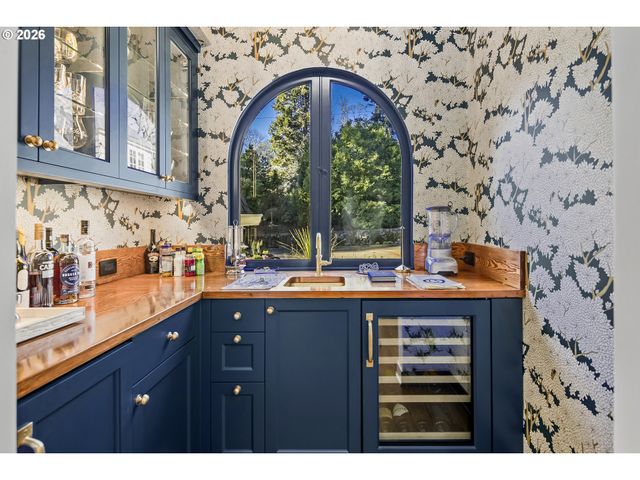 1905 S GREENWOOD Rd, Portland, OR 97219