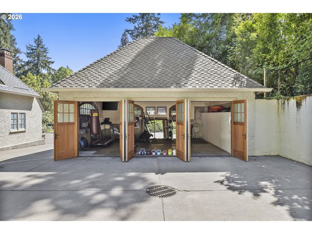 1905 S GREENWOOD Rd, Portland, OR 97219