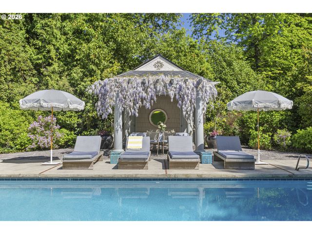 1905 S GREENWOOD Rd, Portland, OR 97219
