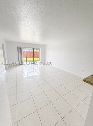 8460 SW 154th Cir Ct 111, Miami, FL 33193
