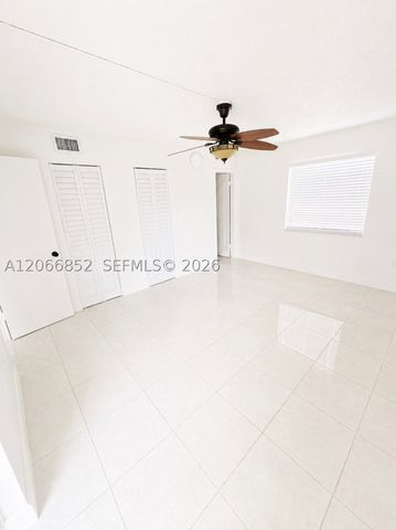 8460 SW 154th Cir Ct 111, Miami, FL 33193