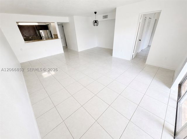 8460 SW 154th Cir Ct 111, Miami, FL 33193