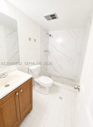 8460 SW 154th Cir Ct 111, Miami, FL 33193