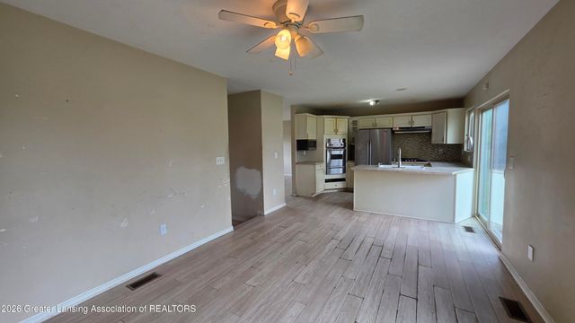 3636 Coachlight Common Street, Lansing, MI 48911