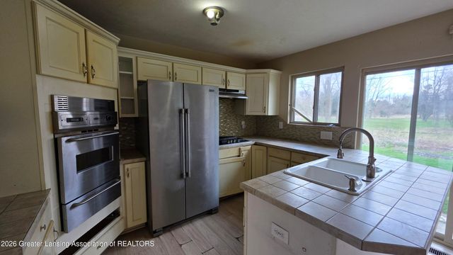 3636 Coachlight Common Street, Lansing, MI 48911