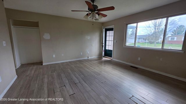 3636 Coachlight Common Street, Lansing, MI 48911
