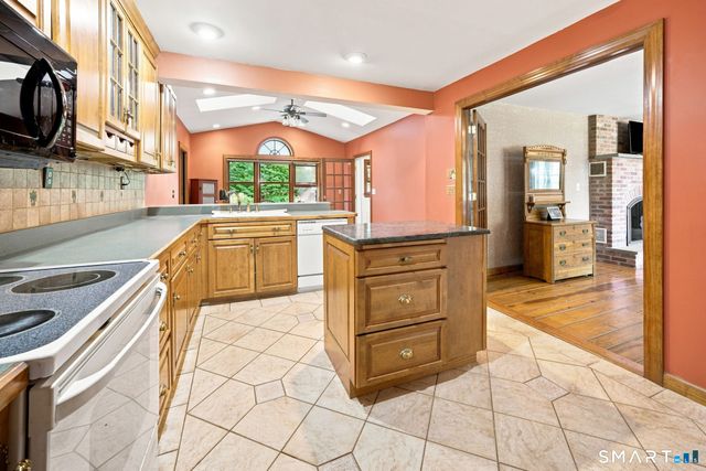 6 Miller Road, Vernon, CT 06066