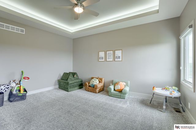 18889 Patrick Circle, Omaha, NE 68022