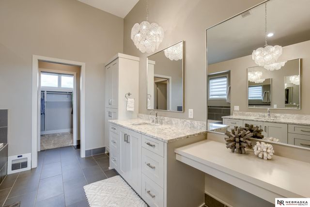 18889 Patrick Circle, Omaha, NE 68022