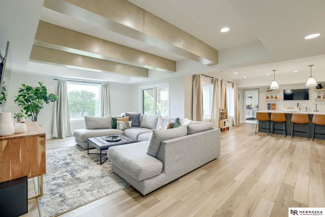 18889 Patrick Circle, Omaha, NE 68022