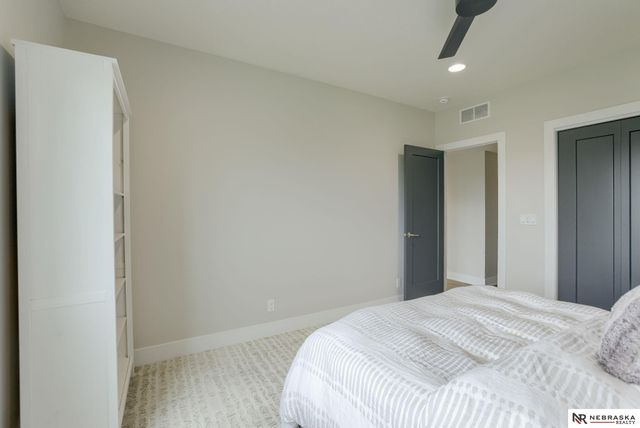 18889 Patrick Circle, Omaha, NE 68022