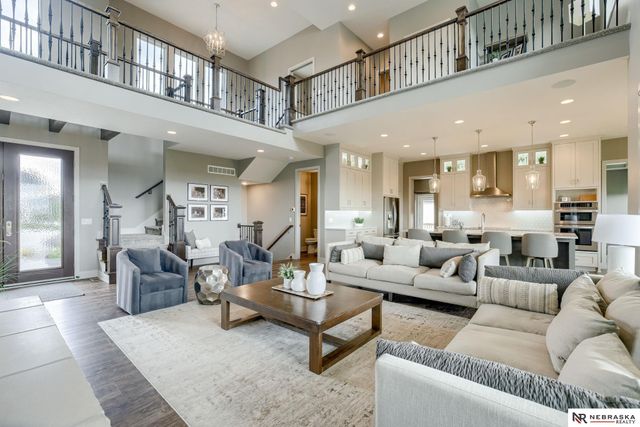 18889 Patrick Circle, Omaha, NE 68022