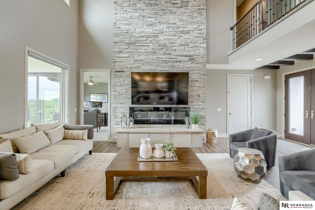 18889 Patrick Circle, Omaha, NE 68022