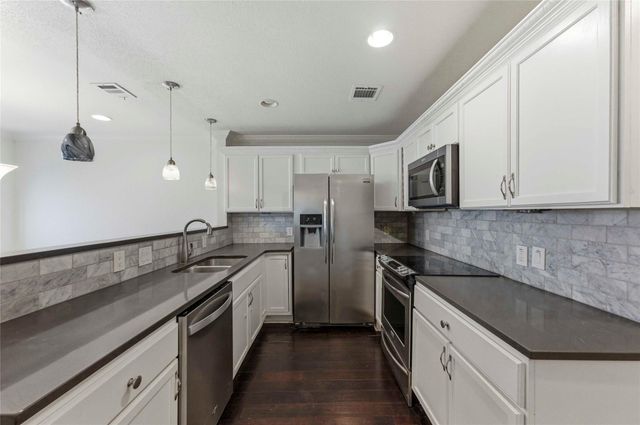 1909 Crooked LN, Austin, TX 78741