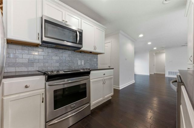 1909 Crooked LN, Austin, TX 78741