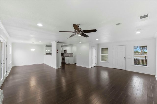1909 Crooked LN, Austin, TX 78741