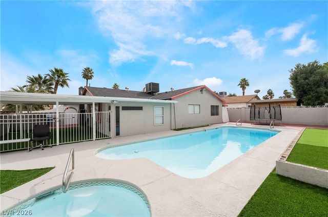 5375 Chestnut Street, Las Vegas, NV 89119