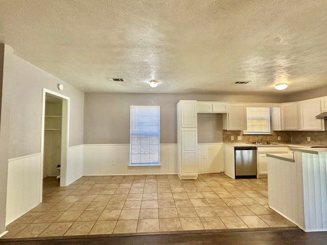 5617 Espanola Drive, Arlington, TX 76017