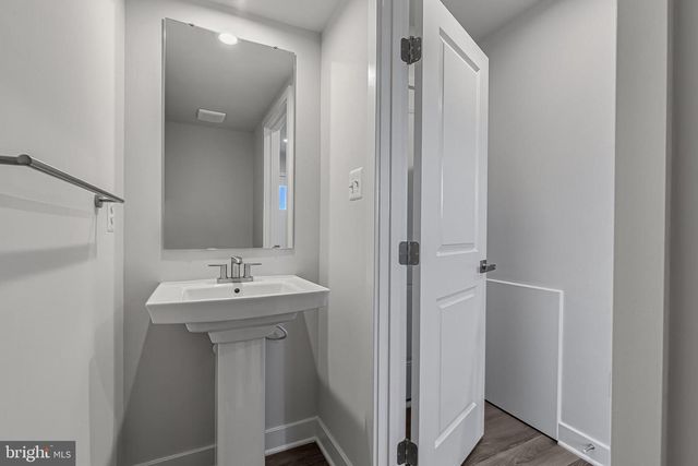 1201 OASIS AVE, Ranson, WV 25438