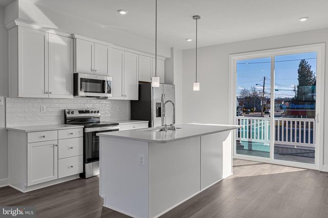 1201 OASIS AVE, Ranson, WV 25438